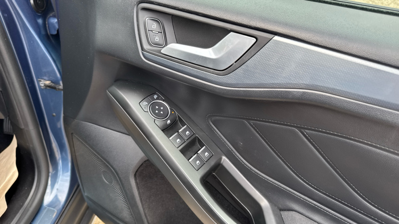 Ford Focus 1.0 EcoBoost 125 Active Auto 5dr Petrol Hatchback